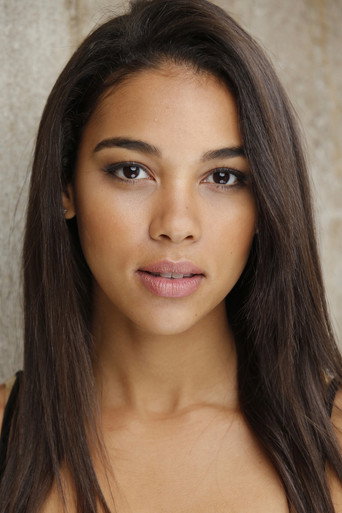 Foto: Alexandra Shipp