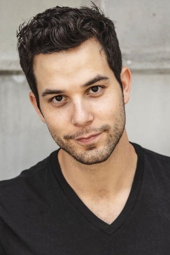 Foto: Skylar Astin