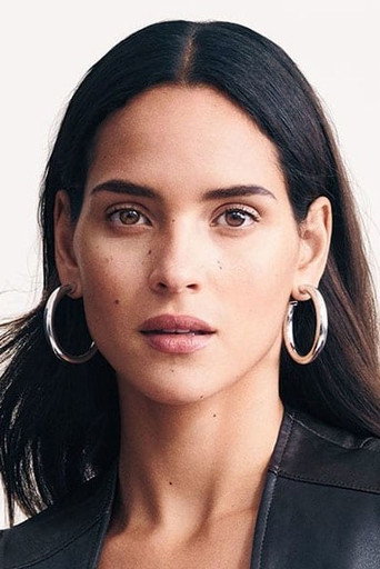 Foto: Adria Arjona